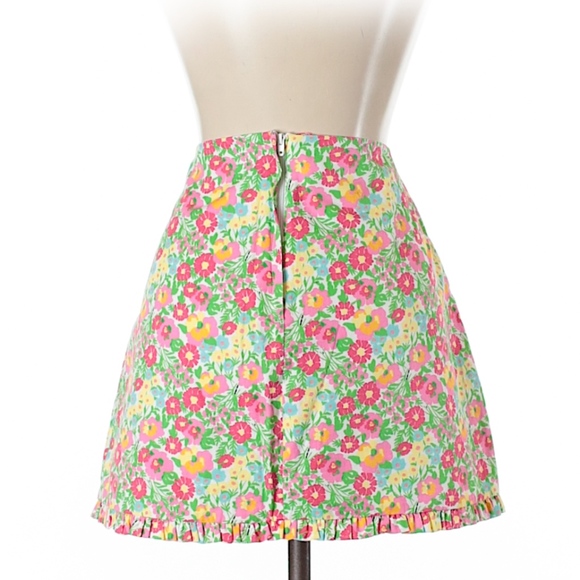 Like new Lilly pulitzer size 4 skirt - Picture 2 of 3